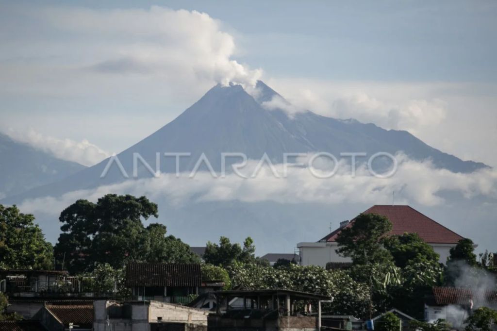 BPPTKG merekam 14 kali gempa guguran Gunung&nbsp;Merapi