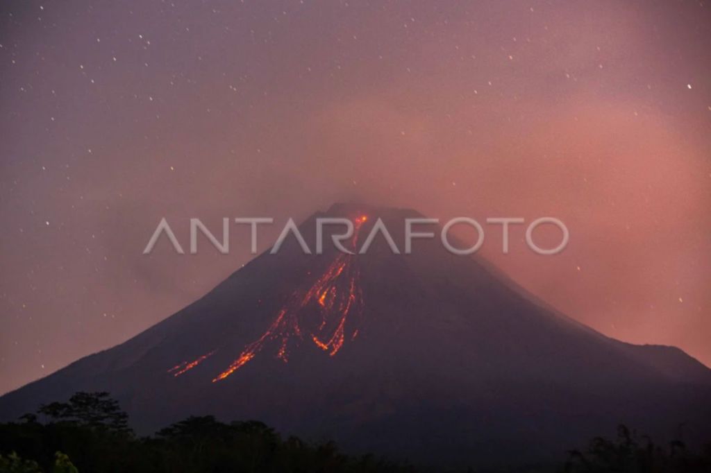 Guguran lava meluncur 42 kali dari Merapi sejauh 1,6&nbsp;km